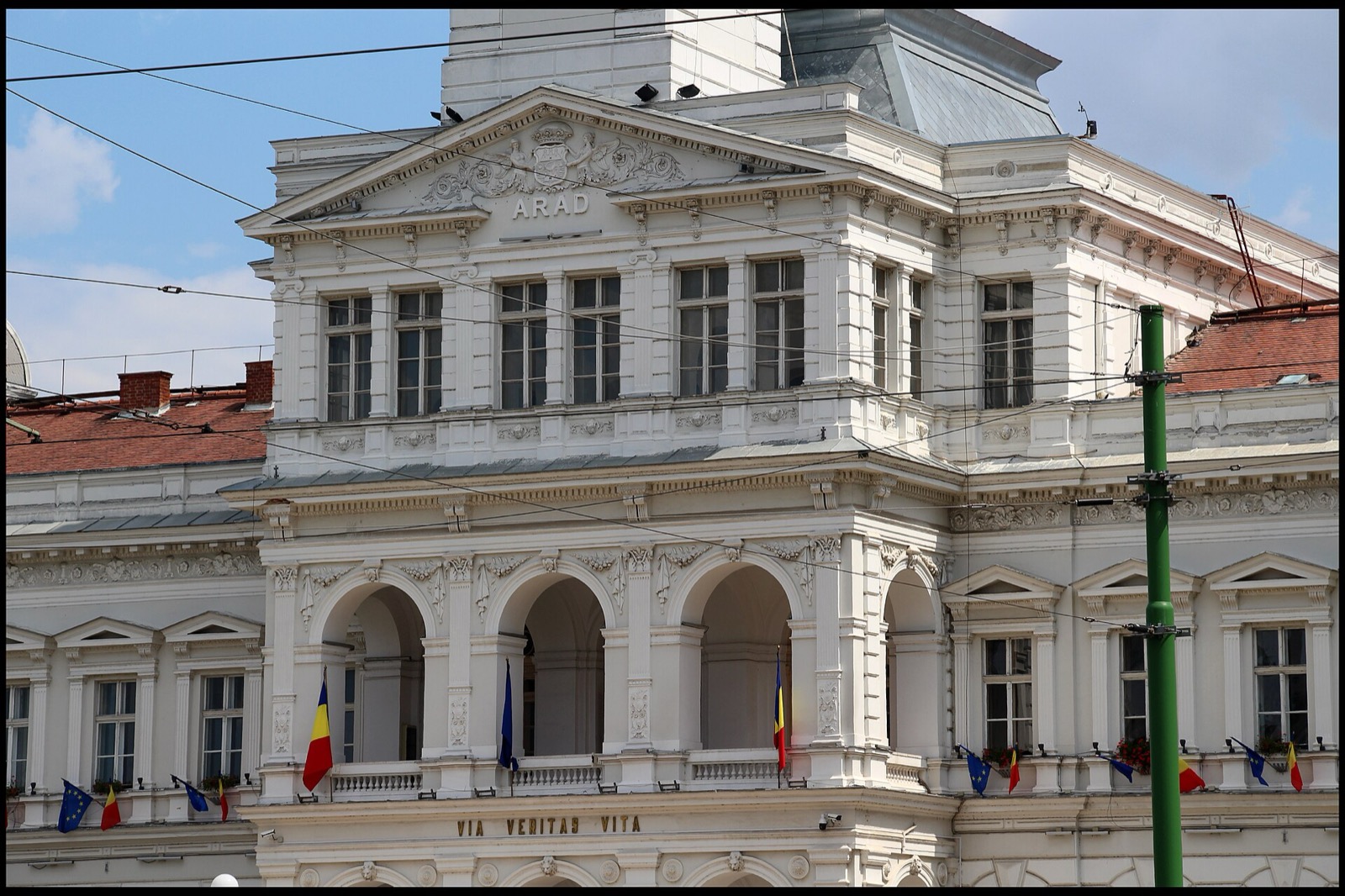 Detaliu al fațadei centrale
